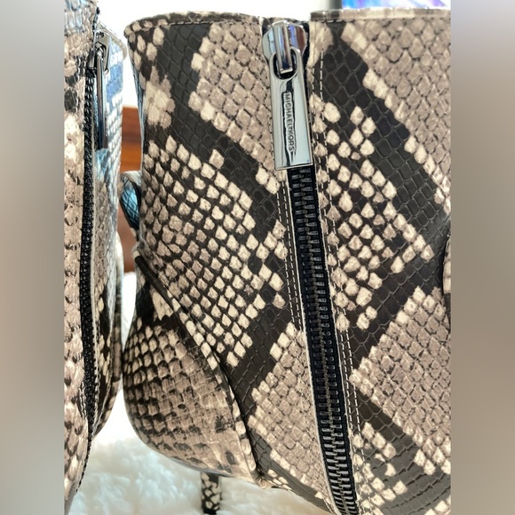 NEW Michael Kors Kadence Kitten Bootie EMB Faux Leather Color Sand Size 10M Box. - Picture 10 of 17